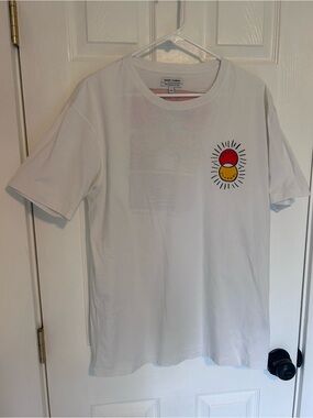 Banks Journal White Short Sleeve Graphic Tee - Red & Yellow Sun Motif